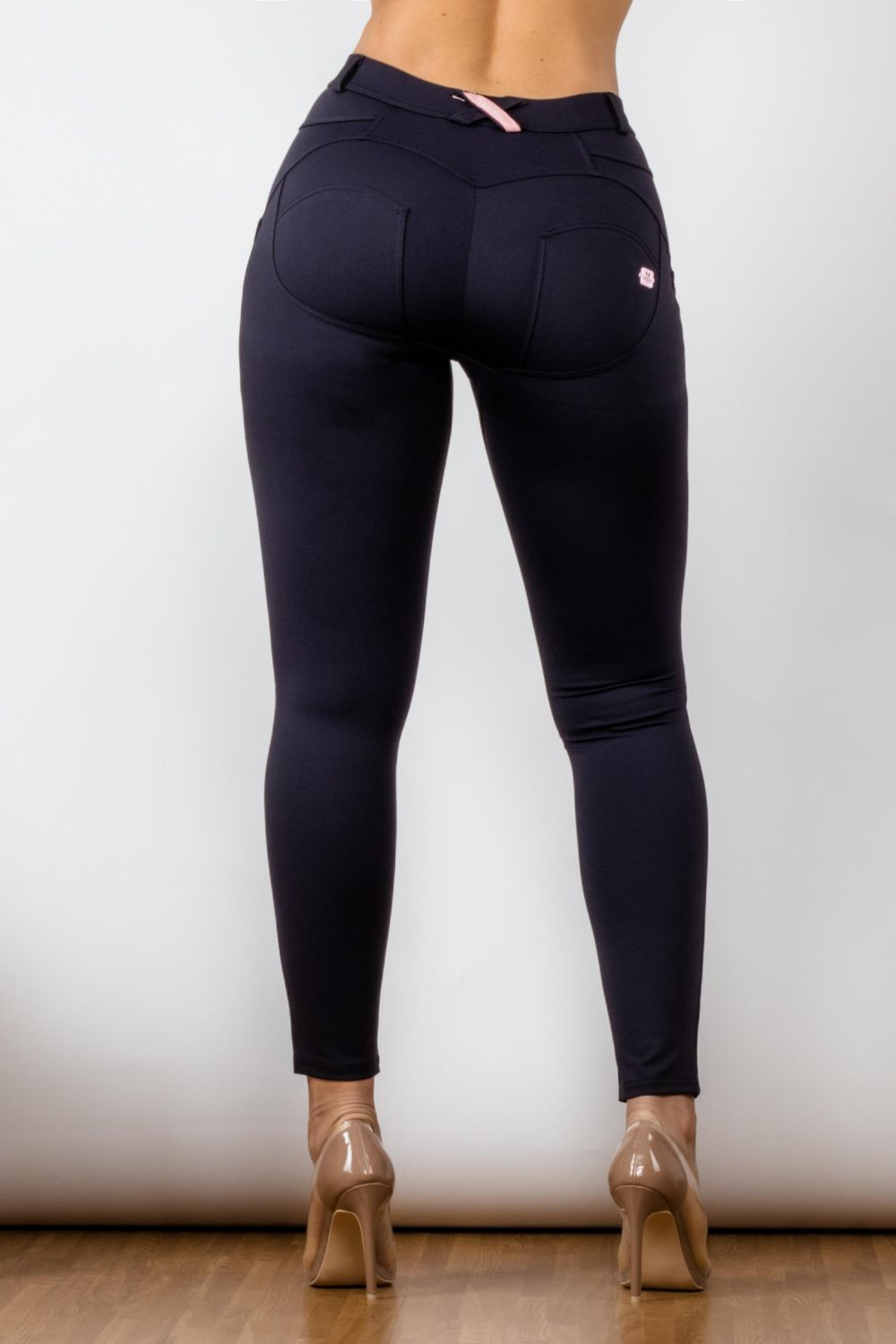 Full Size Contrast Detail Buttoned Leggings